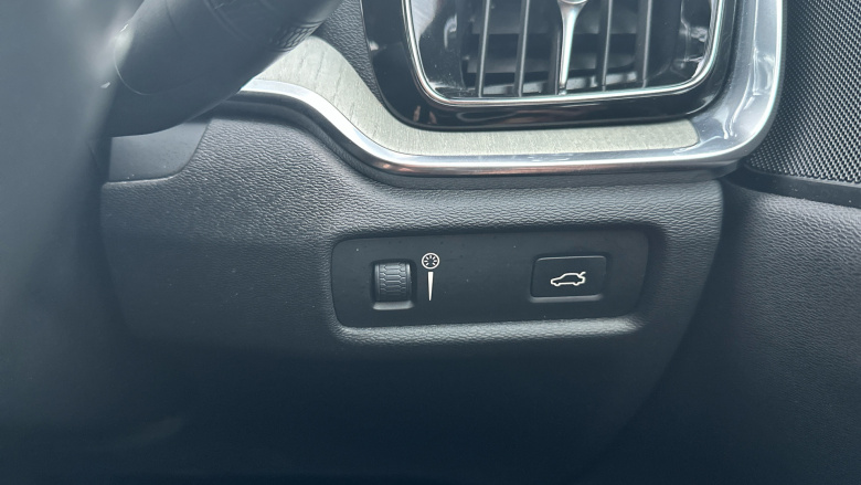 Volvo S60 2.0 T5 Inscription Plus 4dr Auto Petrol Saloon